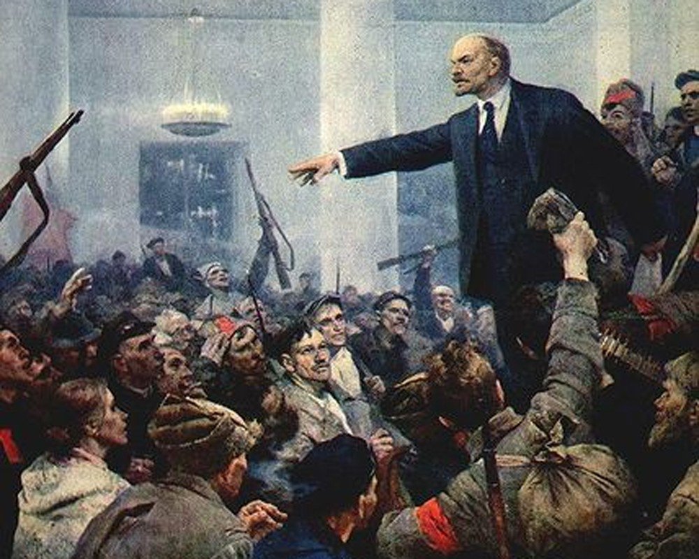 Дата в истории: 7 ноября - День Октябрьской революции 1917 года.