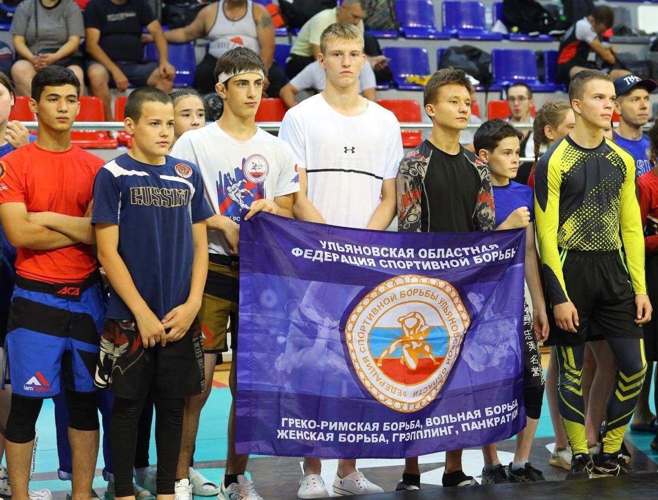 Димитровградские спортсмены в составе областной сборной успешно выступили на Первенстве Приволжского федерального округа по грэпплингу.