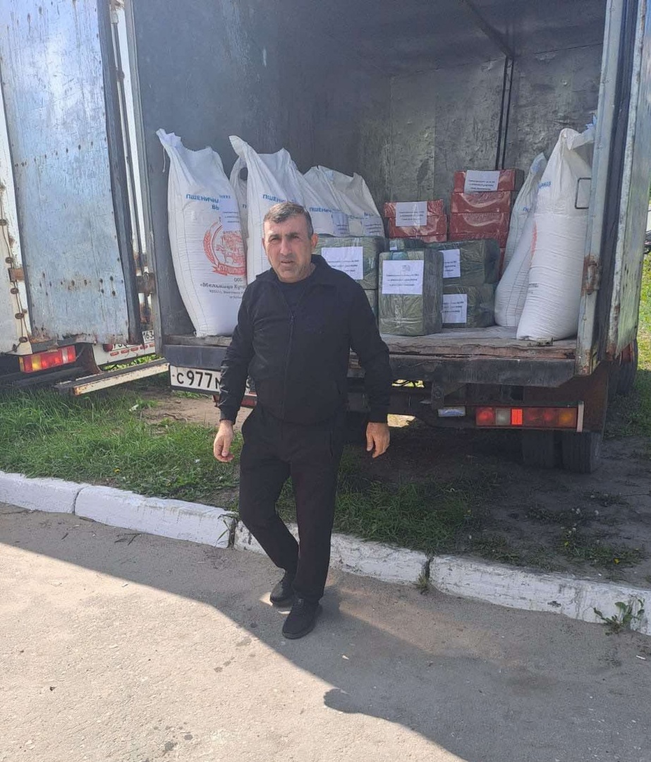 Вчера 14 мая в зону СВО армянская национально-культурная автономия отправила гуманитраный груз: 750 кг муки, 200 кг масла сливочного, 140 кг печенья..