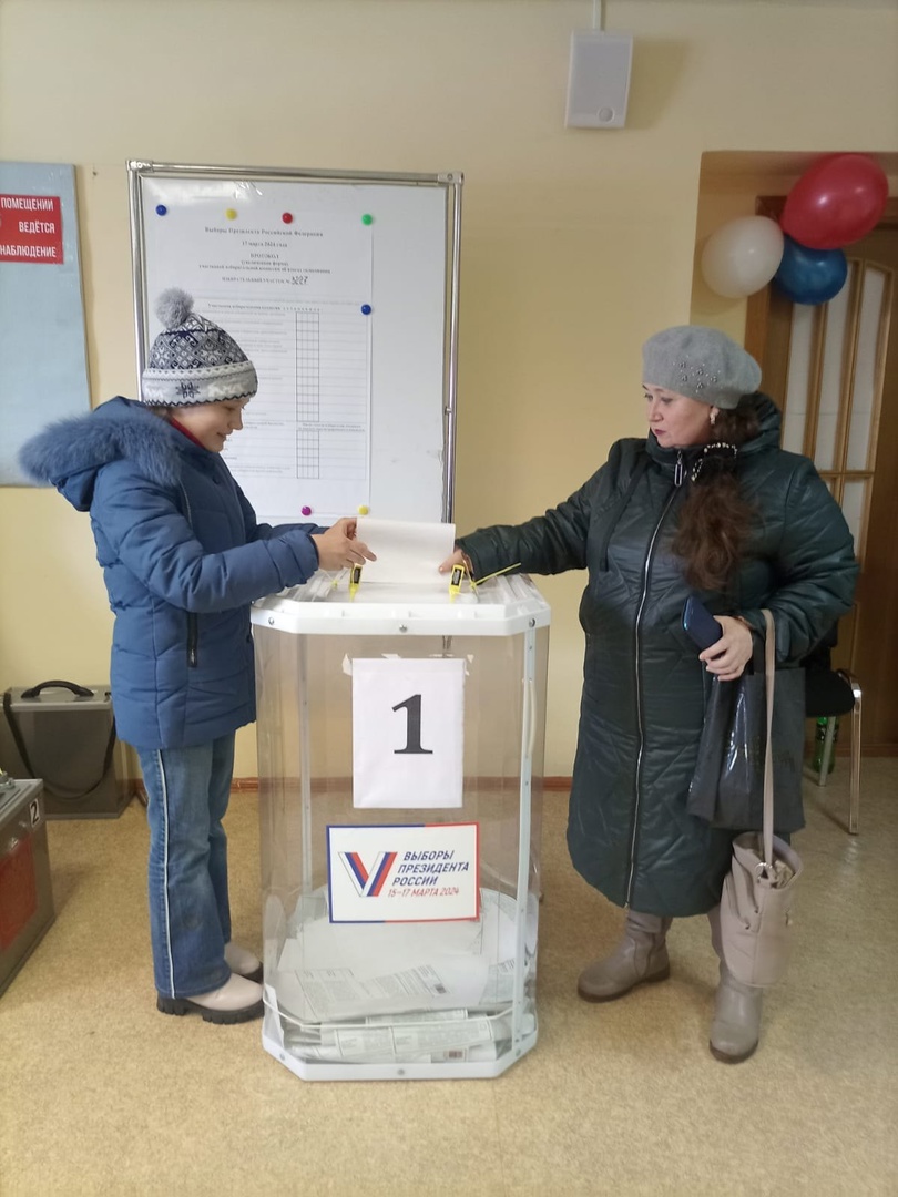 На 15 часов 17 марта явка избирателей в Димитровграде составила почти 55 процентов.