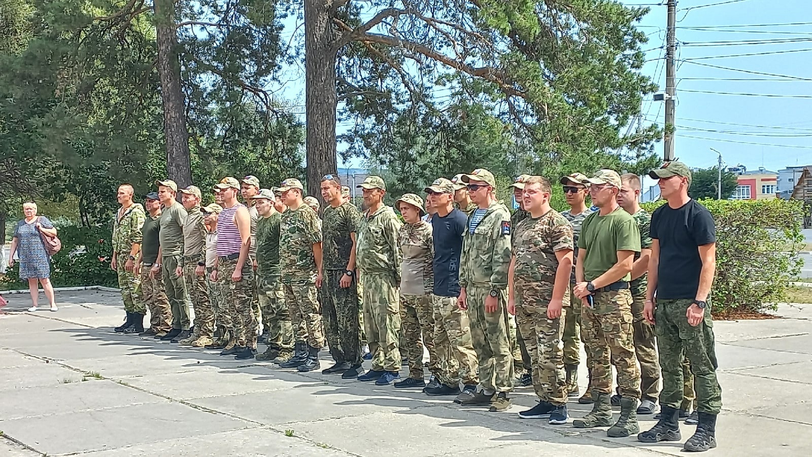 В воскресенье 9 июля в Димитровграде проводили в зону СВО после краткосрочного отпуска на родине ещё одну группу мобилизованных воинов..