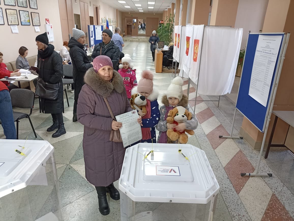По предварительным данным, явка избирателей Димитровграда на выборы составила около 59 процентов. Участие в голосовании приняло почти 53 тысячи человек. Точные данные будут, когда все УИКи сдадут свои протоколы в Территориальную избирательную комиссию..