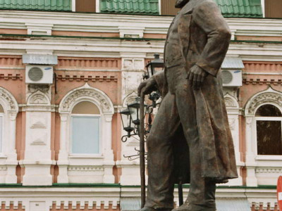 Памятник купцу Маркову.