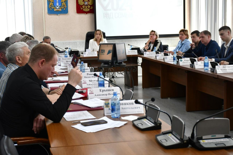 На заседании Городской Думы депутаты утвердили новую структуру городской администрации.