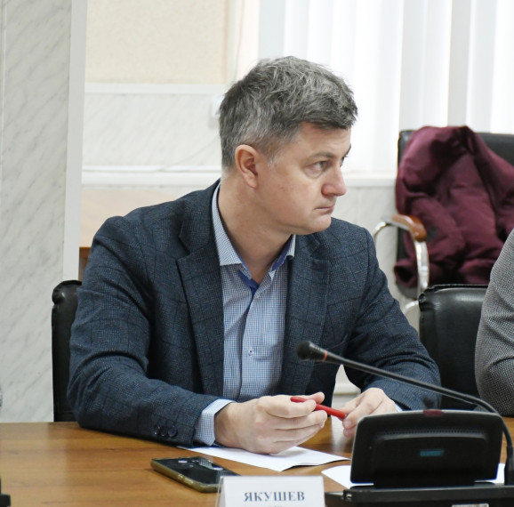 Глава города Андрей Большаков встретился с активом многодетных семей.
