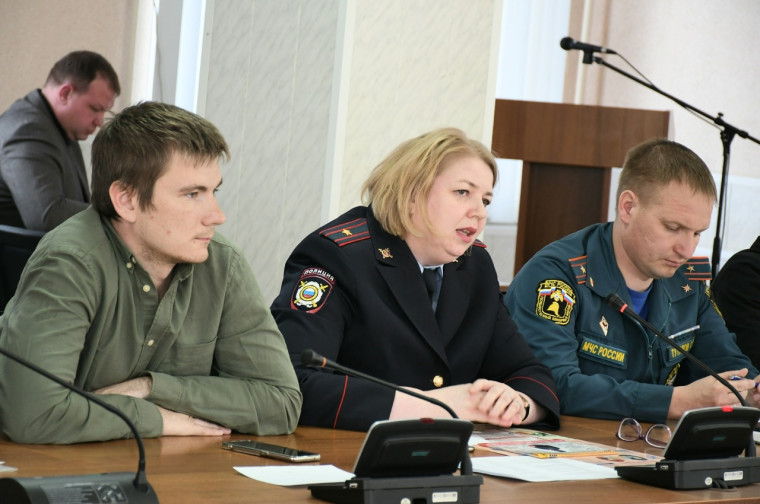 Глава города Андрей Большаков с председателями уличных комитетов обсудил проблемы частного сектора.